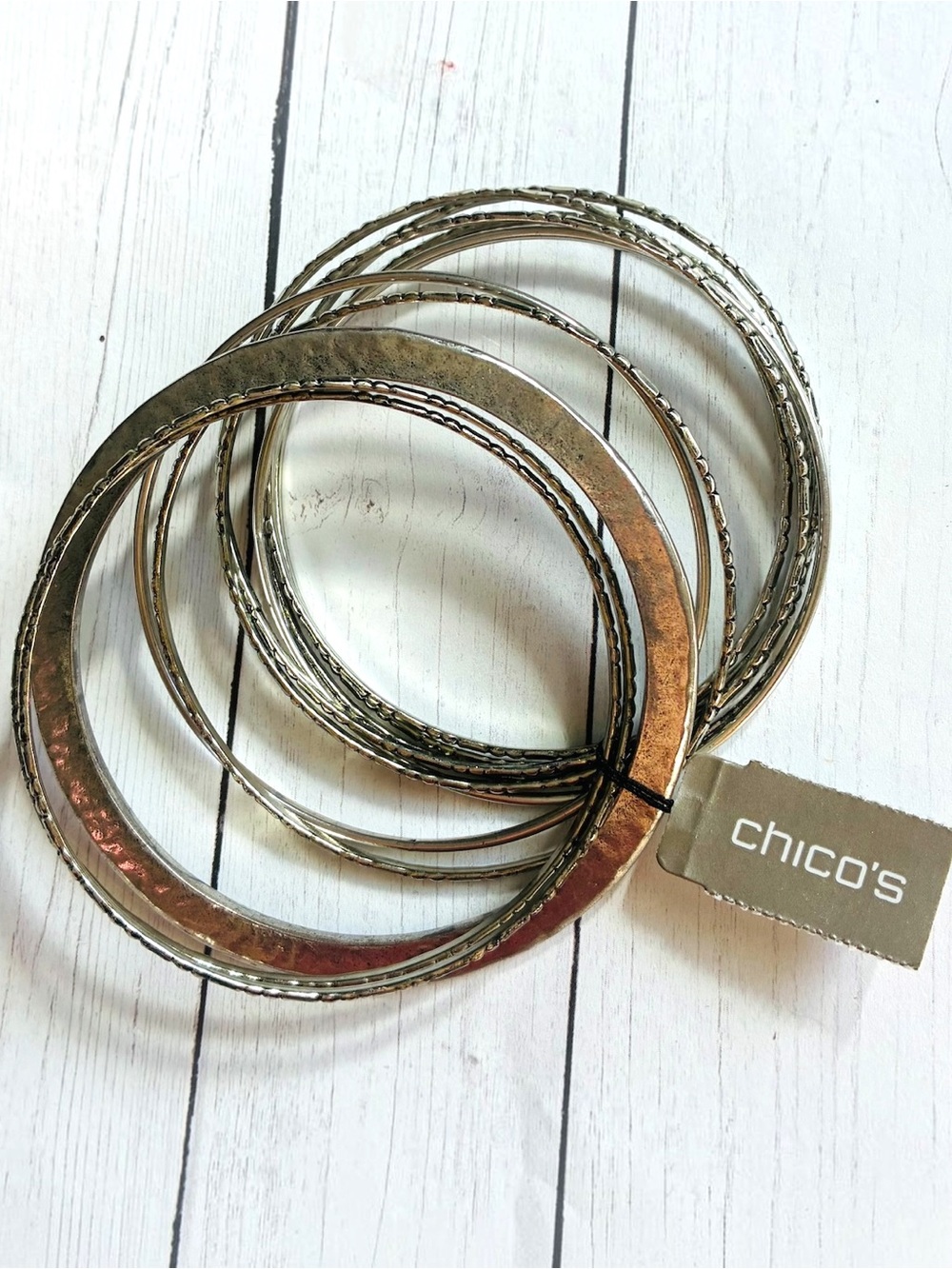New NWT Chico's Silver-Tone Textured Stacked Bangle Bracelet Set $35 Retail Tag